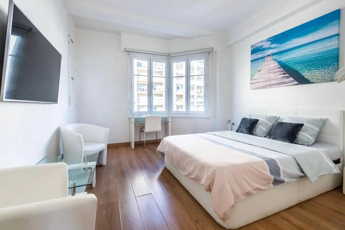 Modern Sea View Apartment On Promenade Des Anglais Nice