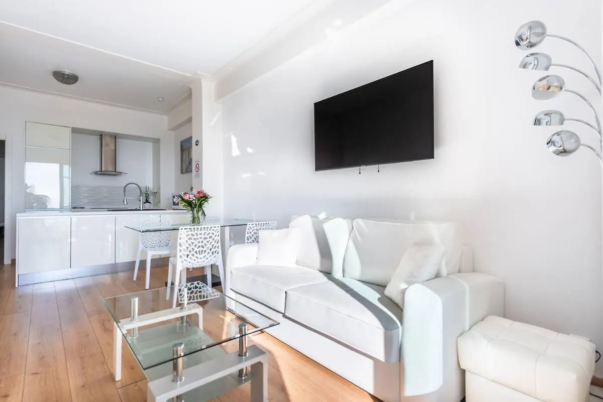 Modern Sea View Apartment On Promenade Des Anglais Nice