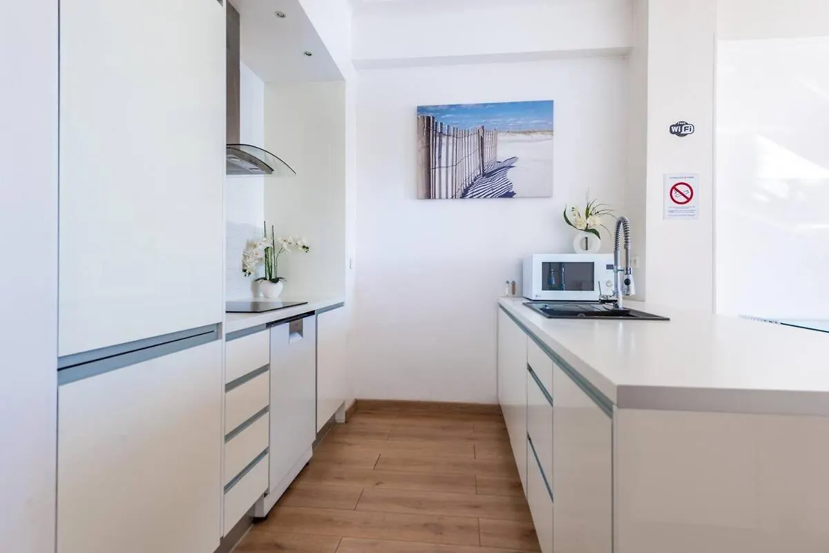 Modern Sea View Apartment On Promenade Des Anglais Nice