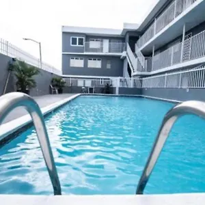 modern-2br-with-kingbed-in-the-heart-of-isla-verde-strip.comcaribbean.com/